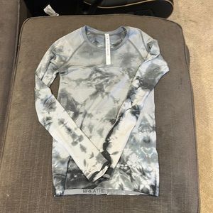 Really pretty blue tie dye long sleeve lululemon swiftly tech 2.0.